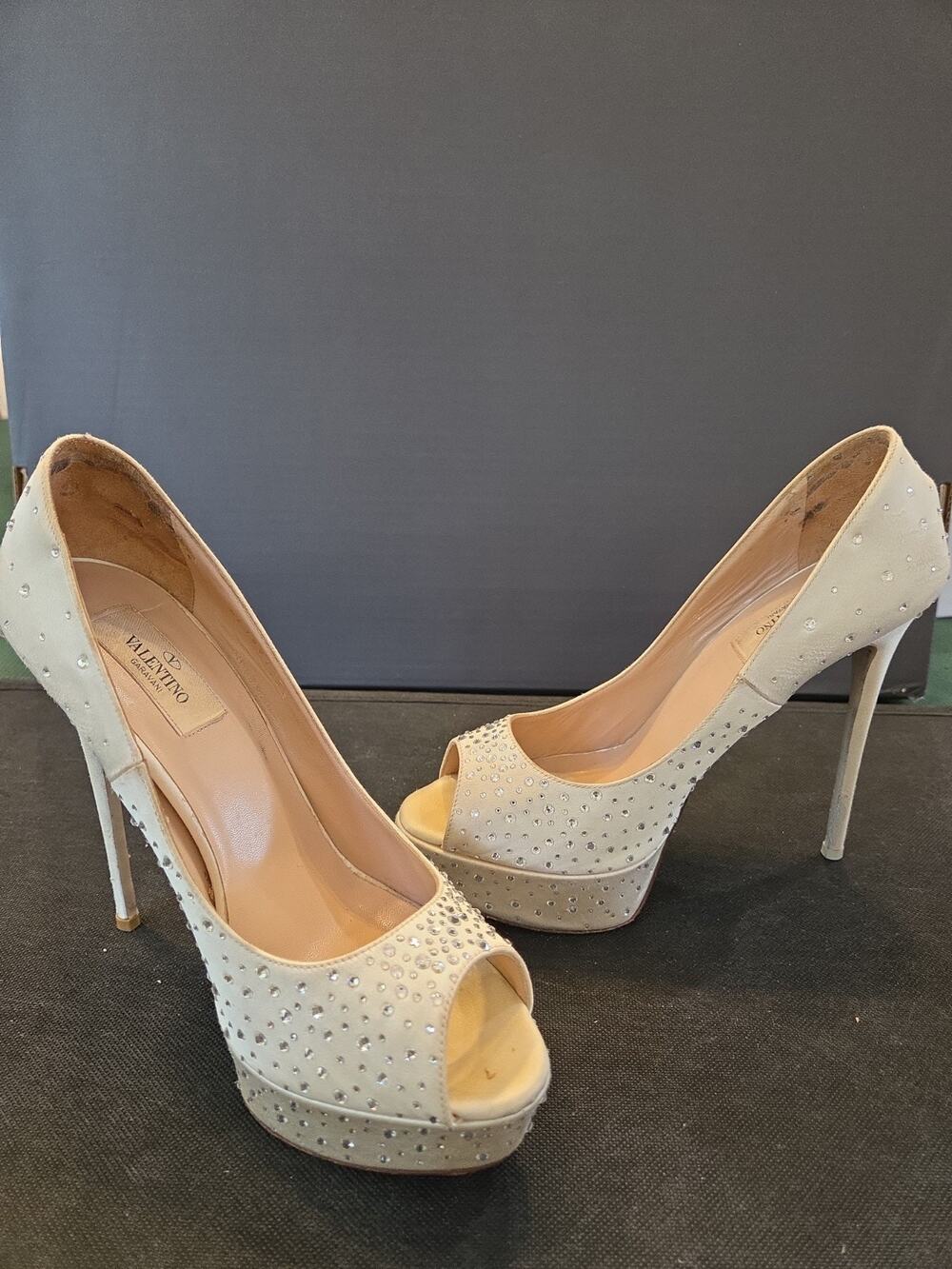 Valentino Platform Peep Toe High Heel Rhinestone White Satin Pump Size 38